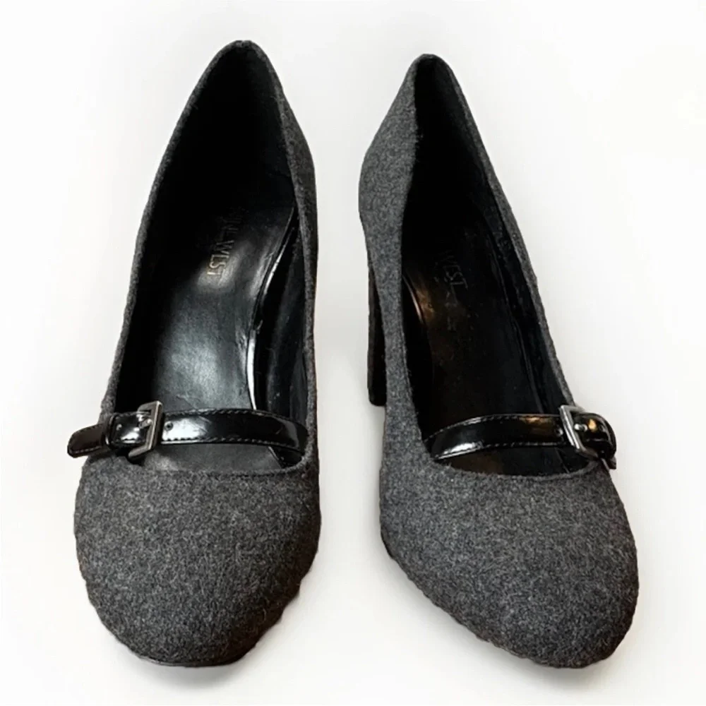 (7.5.) NINE WEST Dark Gray Textile Tall Heeled Shoes w/ Patent Leather